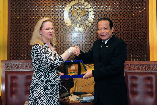 Wakil Ketua DPR RI Taufik Kurniawan menerima kunjungan Duta Besar Finlandia untuk Indonesia H.E Ms. Paivi Hiltunen-Toivio, di Gedung Parlemen, Senayan.